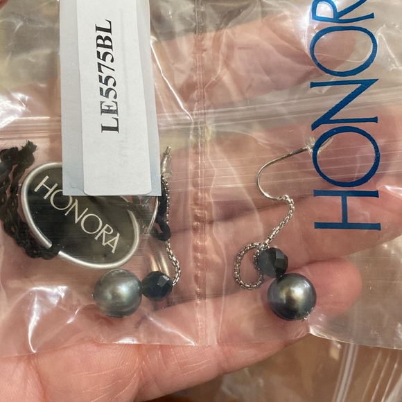 Honora Pearl Earrings - Picture 2 of 2